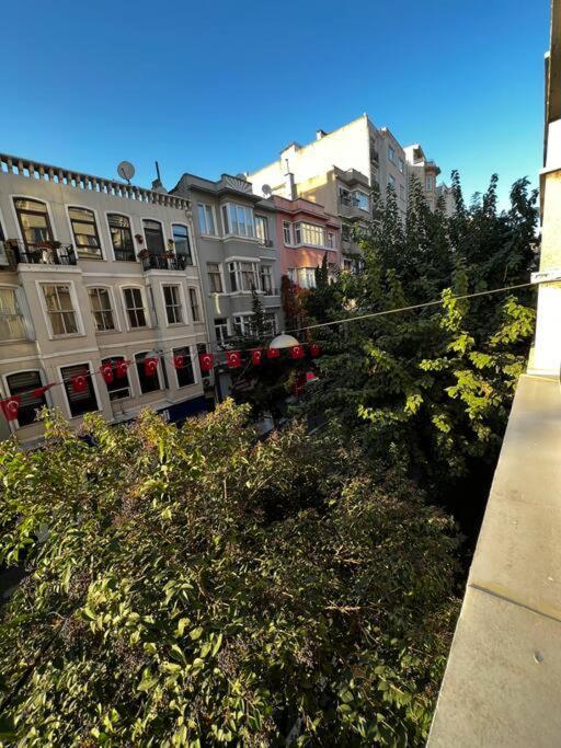 Of Cihangir Cozy Location,2 Bedrooms And An Elevator Provincia di Istanbul